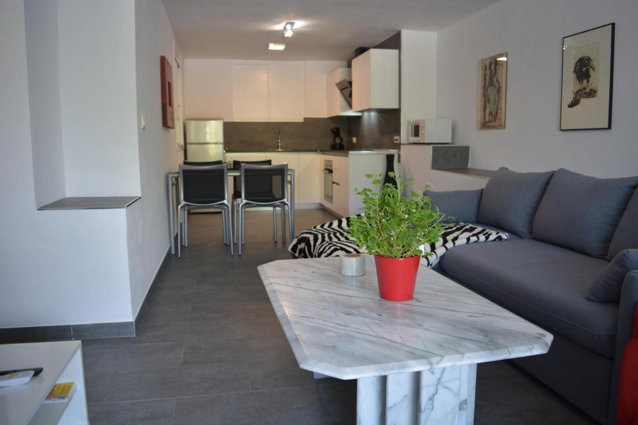 Lovely Bungalow For Four Close To Beach And City In Torrevieja Bagian luar foto